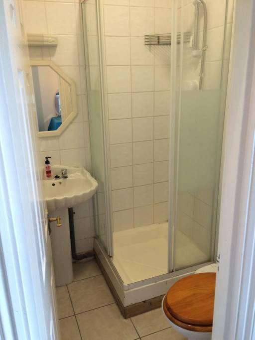 Victoria Dwellings Bed and Breakfast Londra Esterno foto